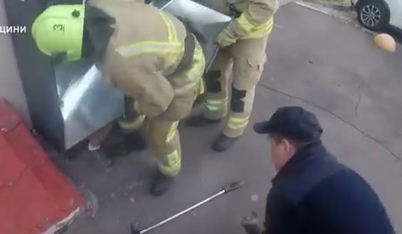Seltsamer Feuerwehreinsatz in der Ukraine