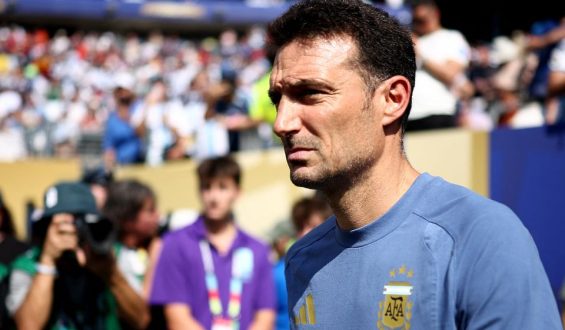 Tränenreicher Auftritt: Scaloni nach WM-Finale
