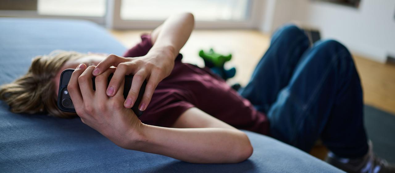 EU-Experten schlagen Stufenmodell zum Schutz von Kindern in sozialen Medien vor