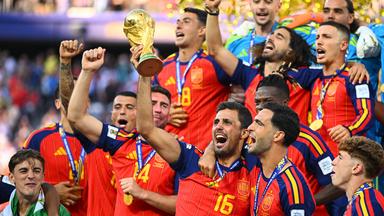 Spanien gewinnt die Fußball-Weltmeisterschaft