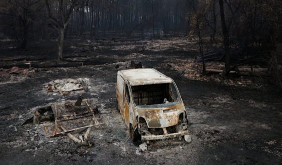 Waldbrände in Frankreich: Die Zerstörung aus der Vogelperspektive
