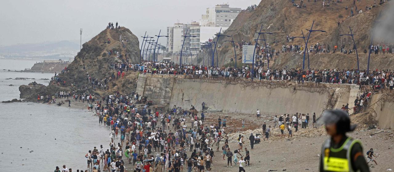 Masseneinwanderung in Ceuta: Herausforderungen und Maßnahmen
