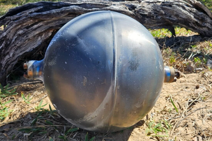 Unbekannte Kugeln am Strand von Queensland