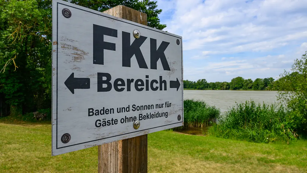 Freiheit ohne Kleider: FKK-Vereine und ihre Herausforderungen