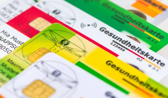 Krankenkassen erwarten stabile Beiträge dank Sparmaßnahmen