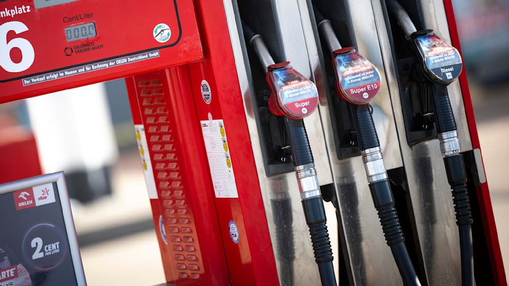 Spritpreise steigen erneut während der Ferien