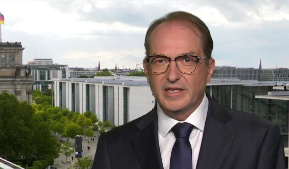 Dobrindt fordert Präventivhaft für Gefährder
