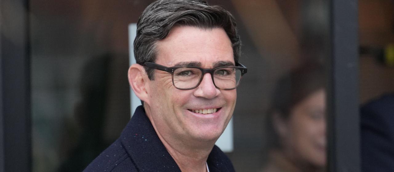 Burnham wird neuer Labour-Chef und Premierminister