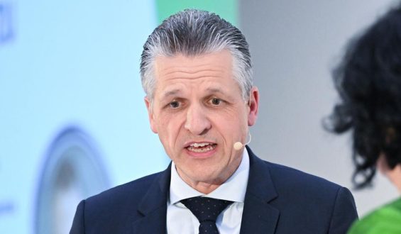 Umbesetzung im Verkehrsministerium sorgt für Diskussionen