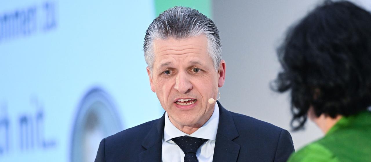 Umbesetzung im Verkehrsministerium sorgt für Diskussionen