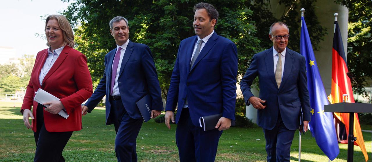 Koalition stellt Reformpläne im Kanzleramts-Garten vor