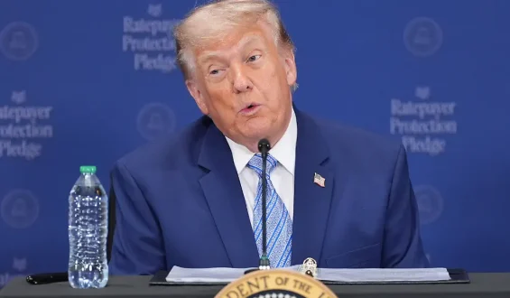 Trump warnt vor Waffenlieferungen an Teheran