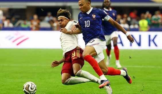 Lamine Yamal stoppt Kylian Mbappé im WM-Halbfinale