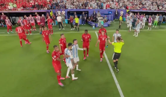 Regel-Panne bei der WM: Argentinien profitiert von VAR-Fehler