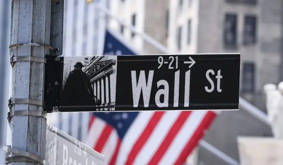 Ölpreise steigen durch Konflikt im Nahen Osten; US-Inflation sinkt überraschend