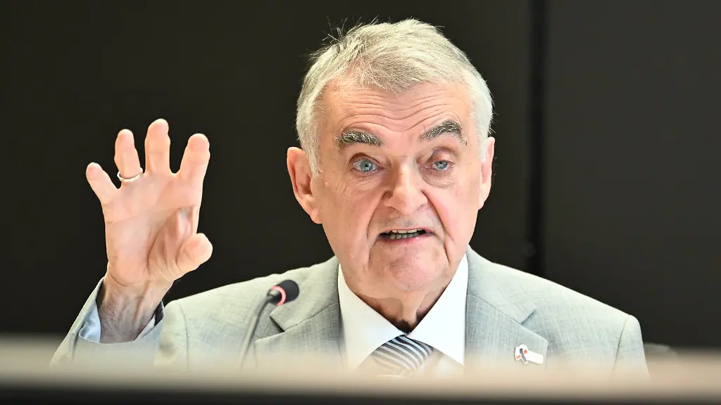 Reul fordert Ende der Diskussionen über Merz