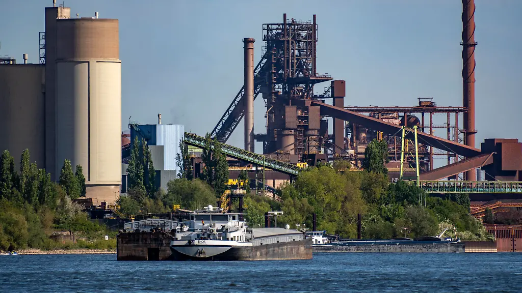 Niedrigwasser im Rhein beeinträchtigt Thyssenkrupp-Produktion