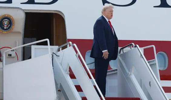 Trumps Luxusflugzeug und das Rückzieher des US-Justizministeriums im Streit mit der „New York Times“
