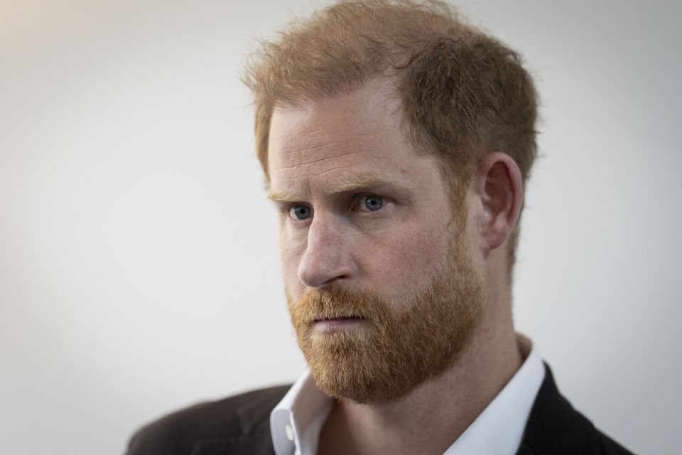 Prinz Harrys Besuch in England und die Unterkunftsdebatte