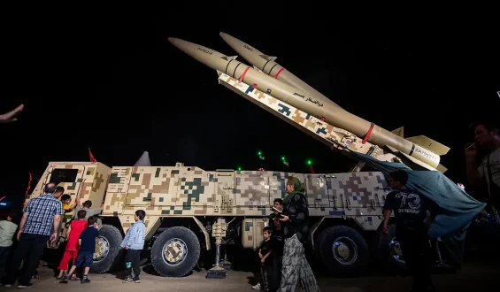 USA setzen Iran-Angriffe aus: Sorge um Waffenbestände