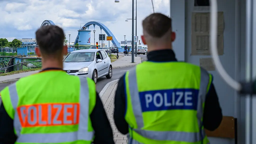 Deutschland setzt verschärfte Grenzkontrollen fort