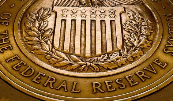 Fed hält Leitzins stabil trotz hoher Inflation