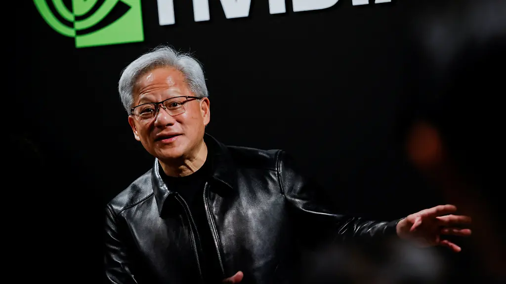 Nvidia-Chef Jensen Huangs Lederjacke bei Sotheby’s versteigert