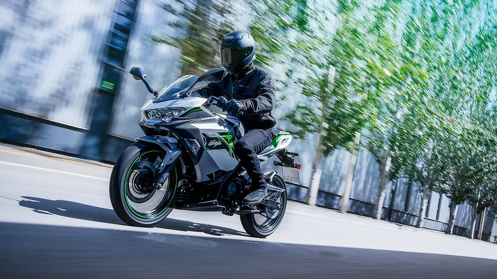 Neue E-Motorräder: Modelle von Retro-Bike bis Maxi-Scooter