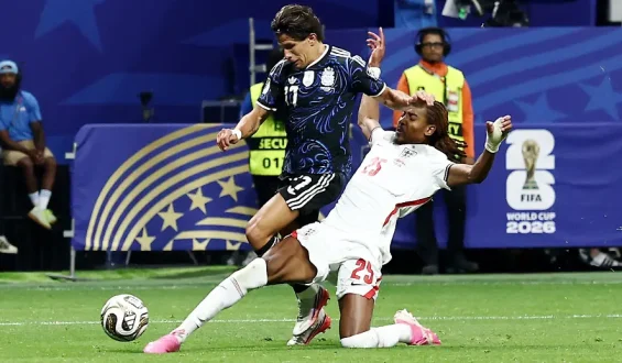 Spence verhindert Ausgleich mit entscheidender Aktion