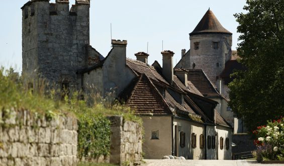 Das Leben des Künstlerpaars in der längsten Burg der Welt