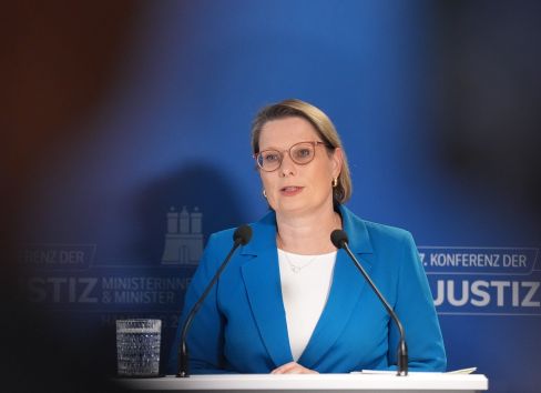 Prinzip „Nur Ja heißt Ja“: Meinungsumfrage und Reformdiskussion