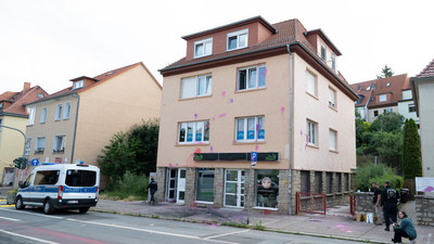 Kritische Szenen rund um den AfD-Parteitag in Erfurt