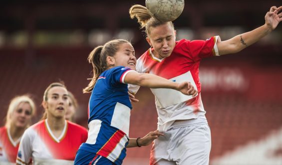 Gehirnerschütterungen im Fußball: Gefährliche Risiken und Schutzmaßnahmen