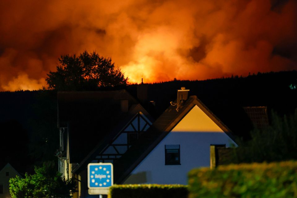 Waldbrand im Hohen Venn bedroht Monschau