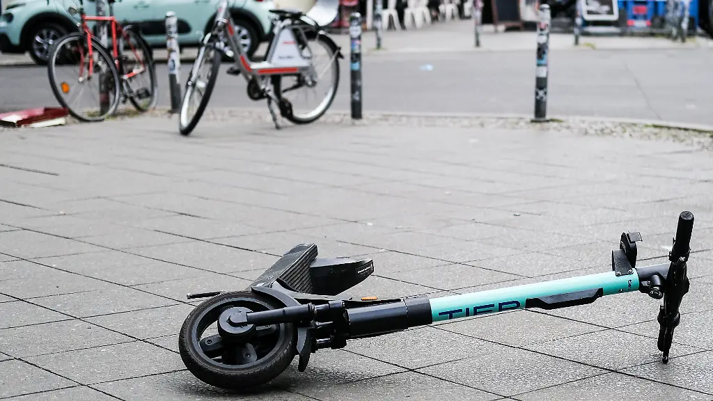 E-Scooter-Unfälle: Erhöhte Risiken im Vergleich zu Motorrädern und Fahrrädern