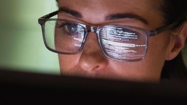 Mehr Transparenz bei künstlicher Intelligenz: Neue Kennzeichnungspflicht ab 2026