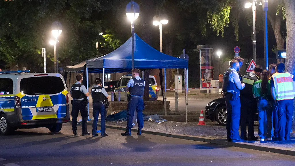 Schusswaffengewalt in Berlin: Ein Mann stirbt am Bahnhof Zoo