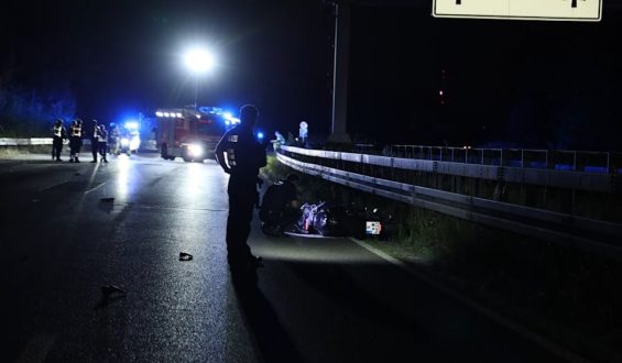 Verdacht auf illegales Rennen: Tödlicher Motorrad-Unfall in Köln