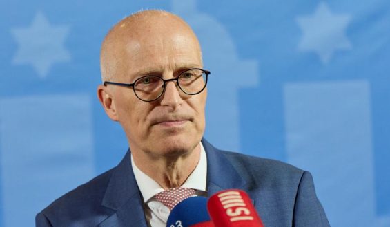 Tschentscher fordert Steuerreformen und kritisiert Bundesregierung