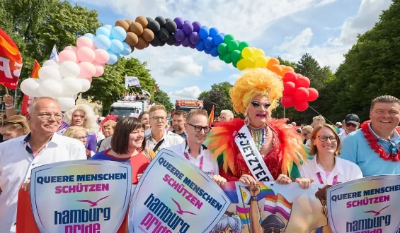 Teilnehmerrekord und starke Botschaften beim Hamburger CSD