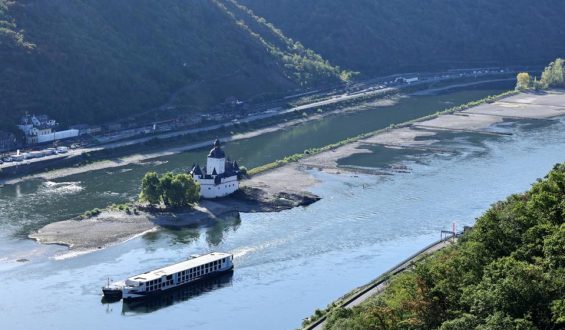 Warnung vor Zweiteilung des Rheins durch Niedrigwasser