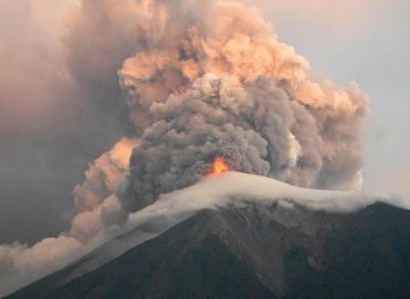 Feuervulkan-Ausbruch in Guatemala: Evakuierungen und Warnungen