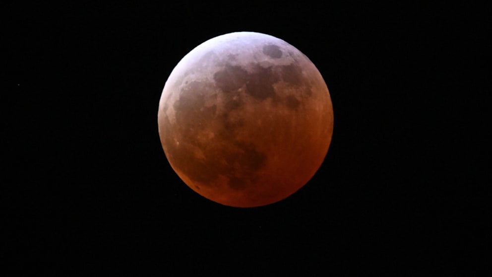 Mondfinsternis und Blutmond am Freitagmorgen