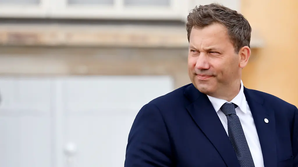 Kontroverse um Klingbeils Steuerpläne: Kritik und Reformvorschläge
