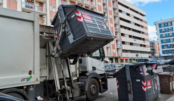 Glücksfall in Italien: Müllabfuhr findet weggeworfenen Jackpot-Lottoschein
