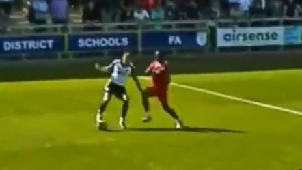 Unfall im Amateurfußball: Spieler erleidet Gesichtsfrakturen