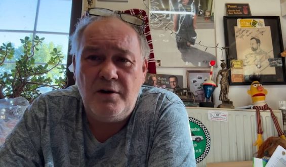 „Bares für Rares“-Star warnt vor Betrügern