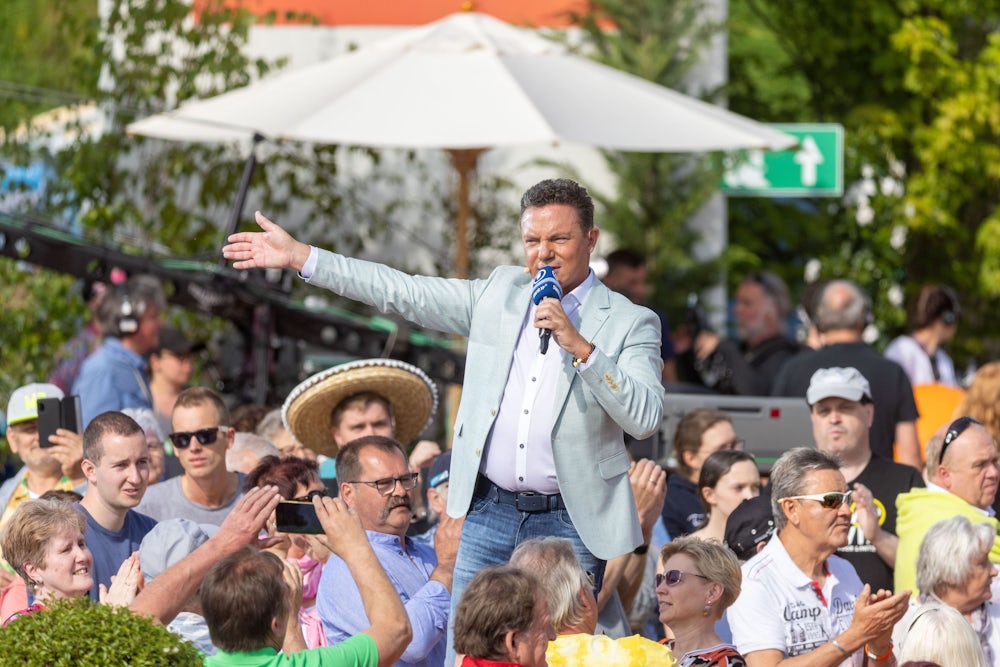 Stefan Mross wird für seine Verdienste geehrt