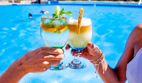 Deutsche bevorzugen Pauschalreisen und sparen am Urlaubsort