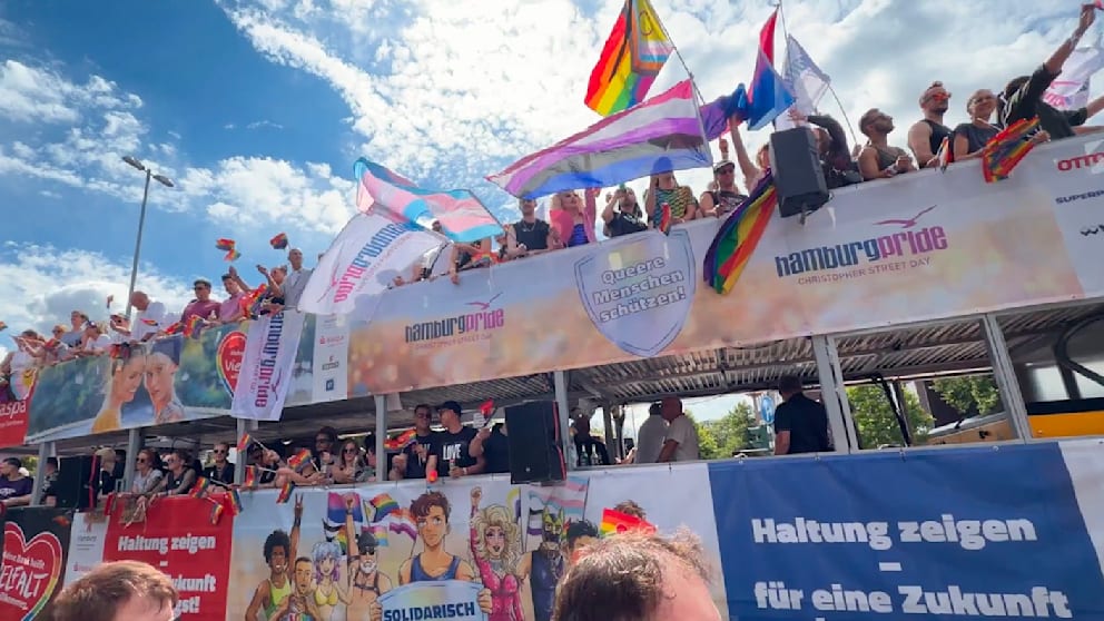 Hamburg feiert „Jetzt-erst-recht-CSD“